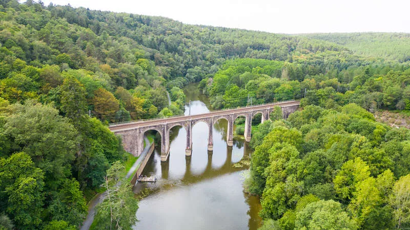 Photo de la vallée boisée de Corbinières