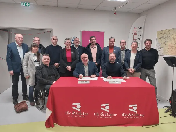 Signature du contrat départemental de solidarité territoriale entre Liffré-Cormier Communauté et le Département d’Ille-et-Vilaine
